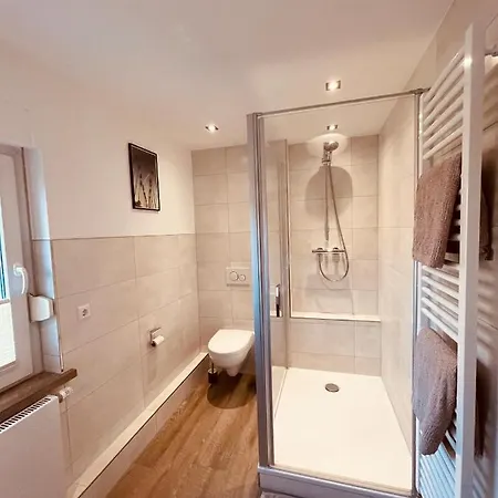 - Netflix - Wallbox Apartment *